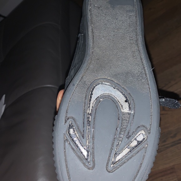 True religion shoes men size 8 - Picture 3 of 3